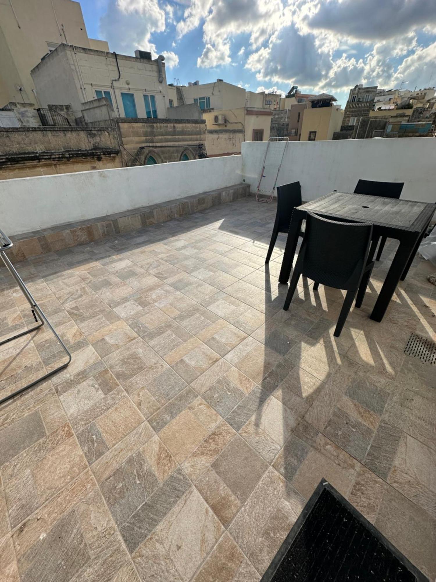 One Bedroom Appartment With Terrace In Sliema Eksteriør billede